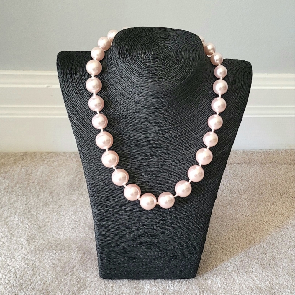 Fashion Large Pink Pearl Necklace 9.75"